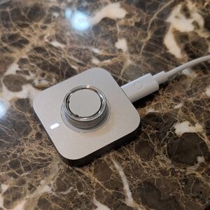 Oura Ring 4 + Charger in Light Gray Size 8 Womens